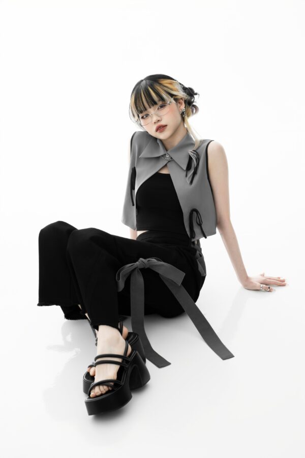 Sleeveless Ribbon Top - Image 3